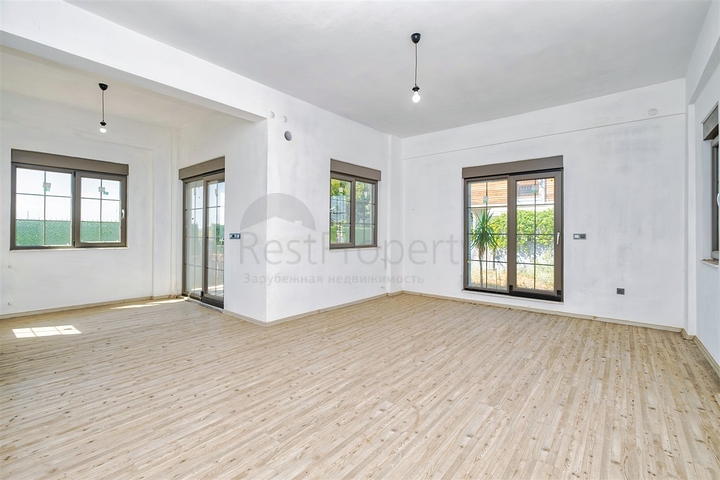 5+1 villa in Doshemealti - Antalya area 