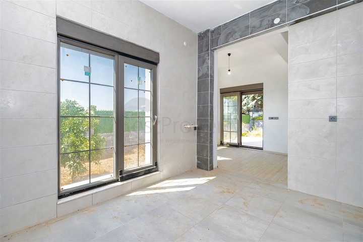 5+1 villa in Doshemealti - Antalya area 