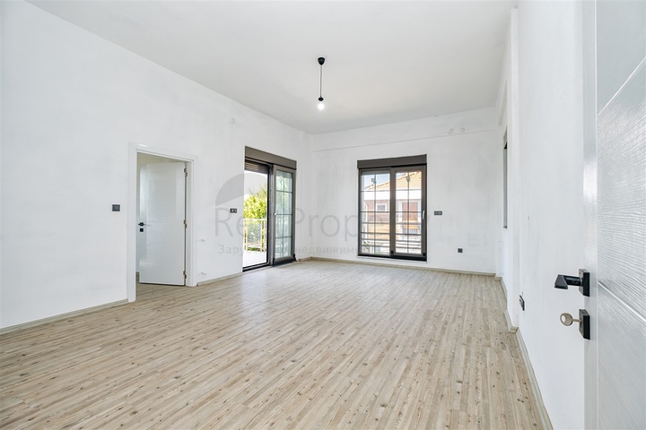 5+1 villa in Doshemealti - Antalya area 