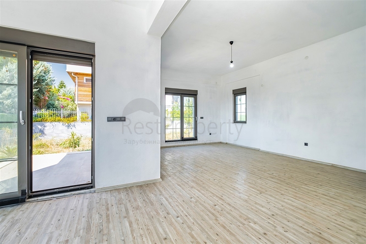 5+1 villa in Doshemealti - Antalya area 