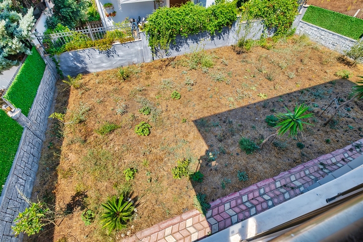 5+1 villa in Doshemealti - Antalya area 