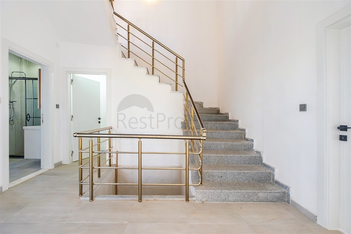 5+1 villa in Doshemealti - Antalya area 