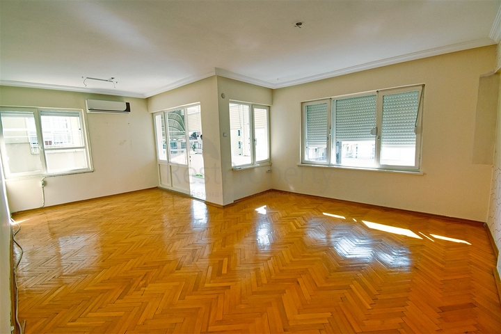 3+1 apartment in Antalya city center 