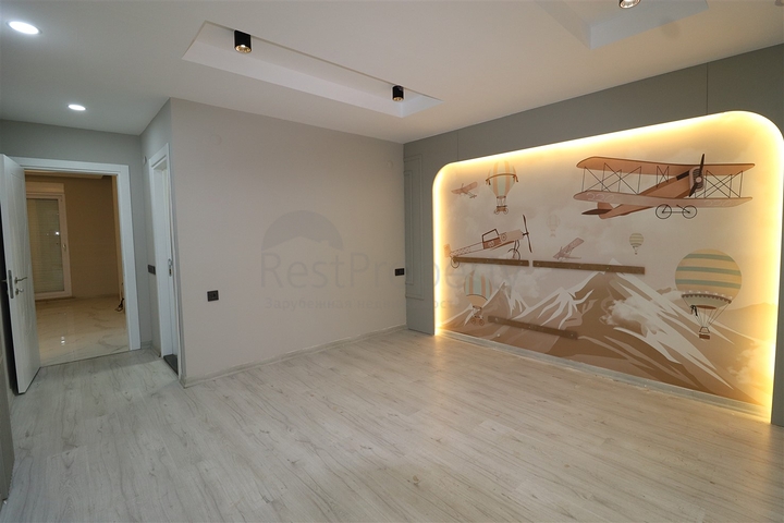 5+1 villa in Doshemealti - Antalya area 