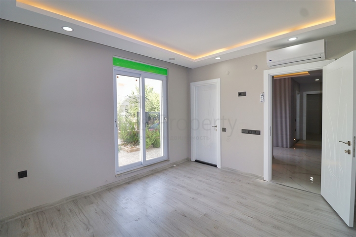 5+1 villa in Doshemealti - Antalya area 