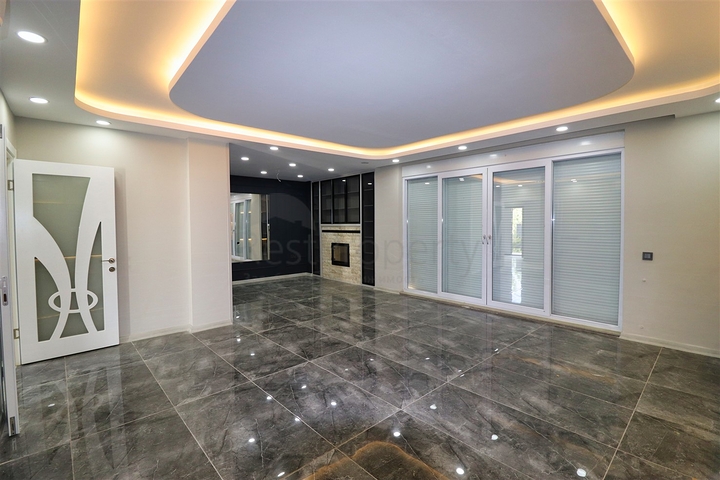 5+1 villa in Doshemealti - Antalya area 