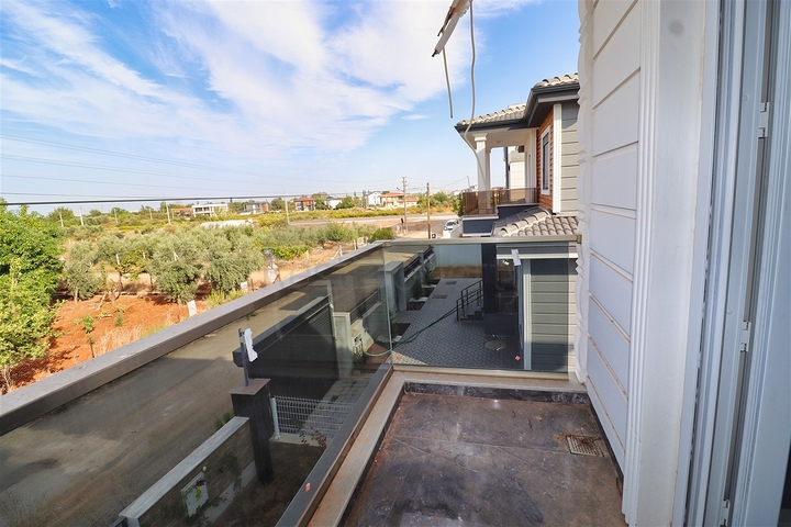 5+1 villa in Doshemealti - Antalya area 