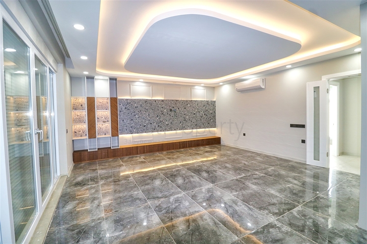 5+1 villa in Doshemealti - Antalya area 