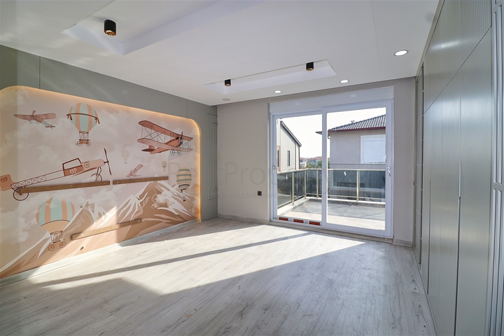 5+1 villa in Doshemealti - Antalya area 