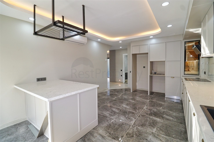 5+1 villa in Doshemealti - Antalya area 