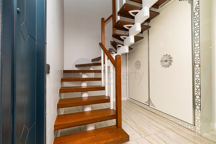 5+1 villa in Guzeloba - Antalya neighborhood 