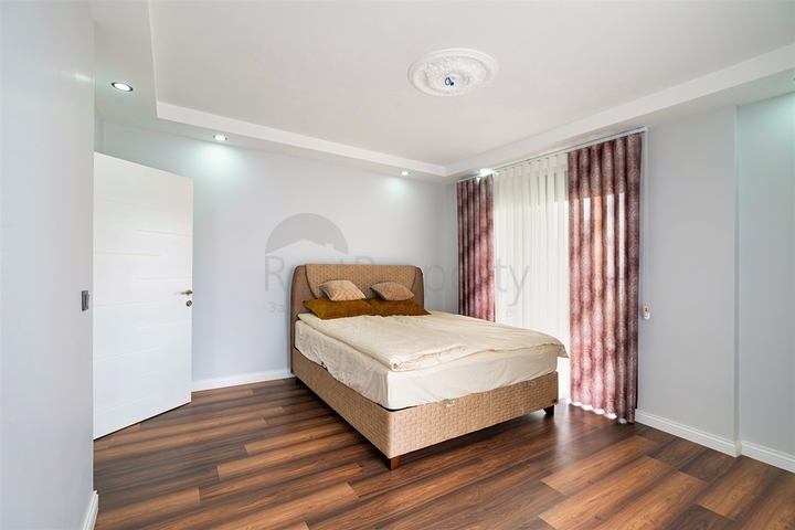 5+1 villa in Guzeloba - Antalya neighborhood 