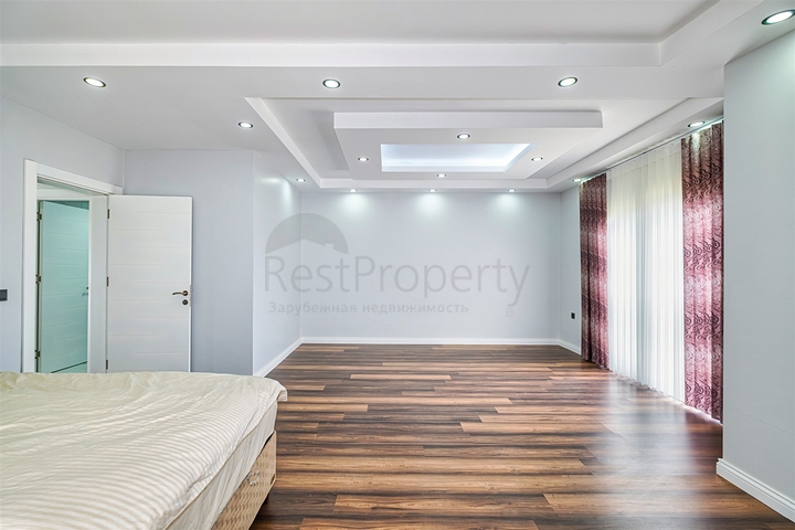 5+1 villa in Guzeloba - Antalya neighborhood 