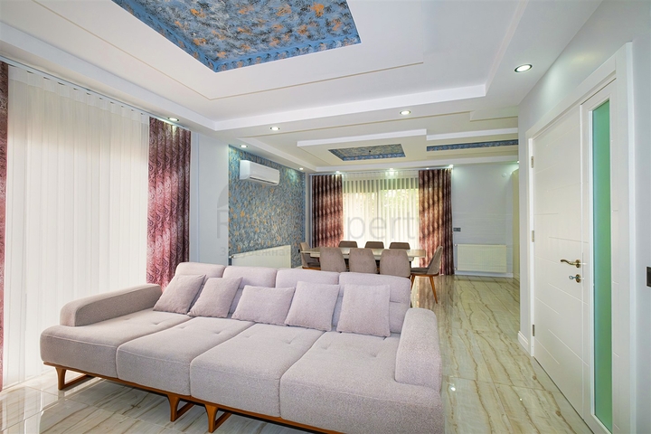 5+1 villa in Guzeloba - Antalya neighborhood 