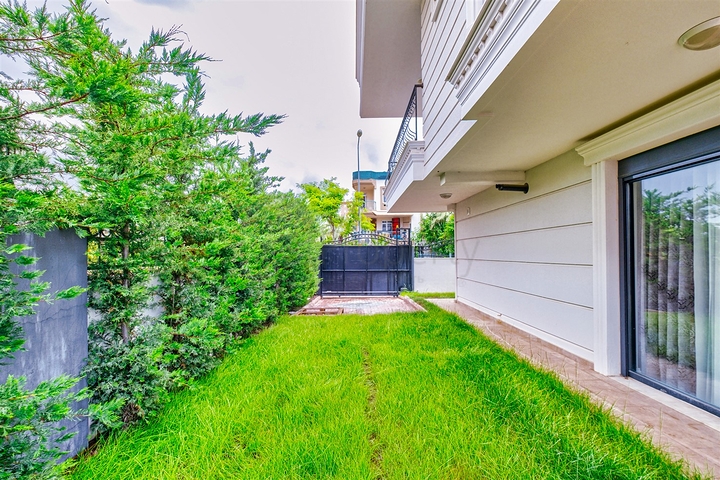 5+1 villa in Guzeloba - Antalya neighborhood 