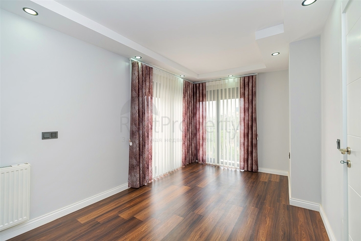 5+1 villa in Guzeloba - Antalya neighborhood 