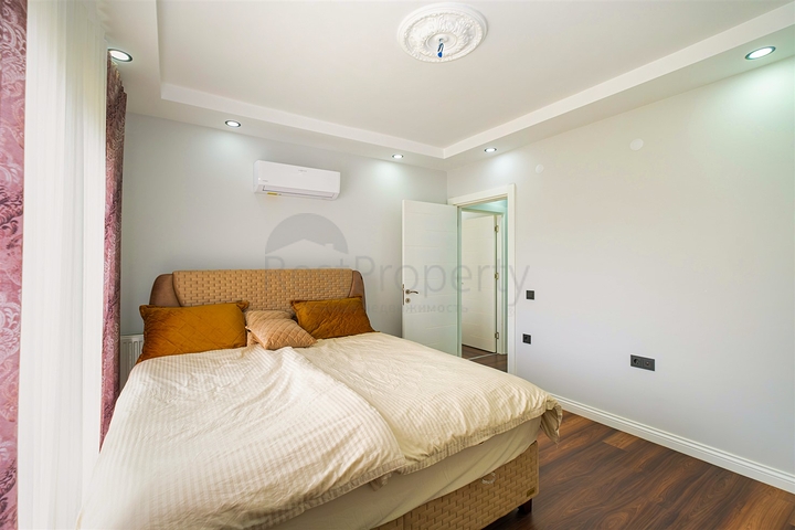 5+1 villa in Guzeloba - Antalya neighborhood 