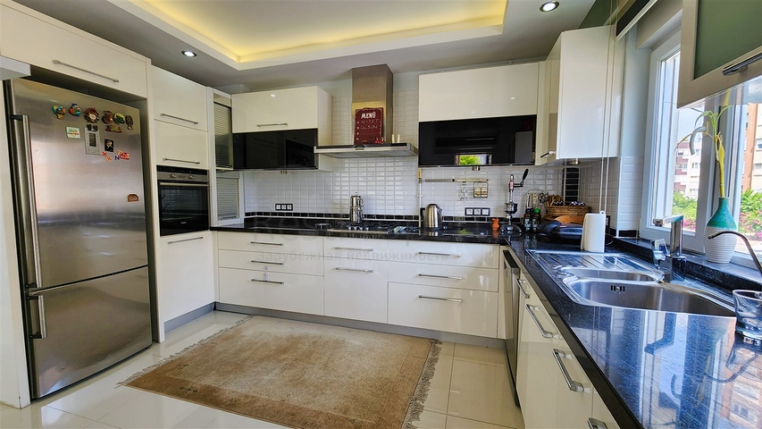 3+1 apartment in Yesilbahce - Antalya neighborhood 