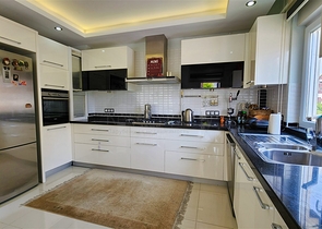 3+1 apartment in Yesilbahce - Antalya neighborhood 