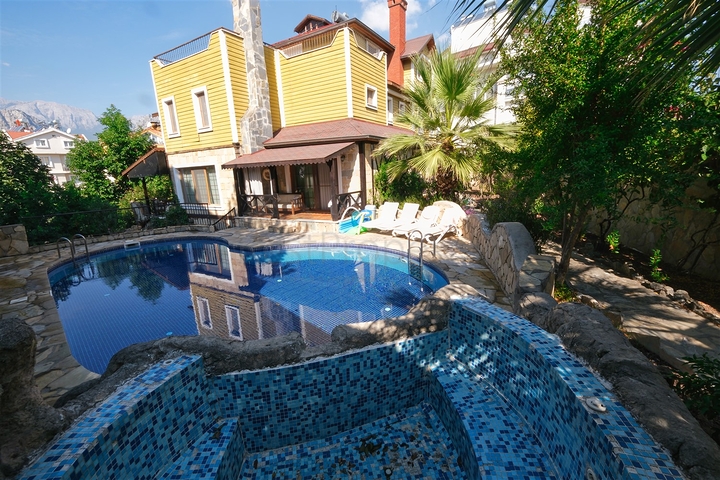 6+1 villa in Kemer - Antalya area 