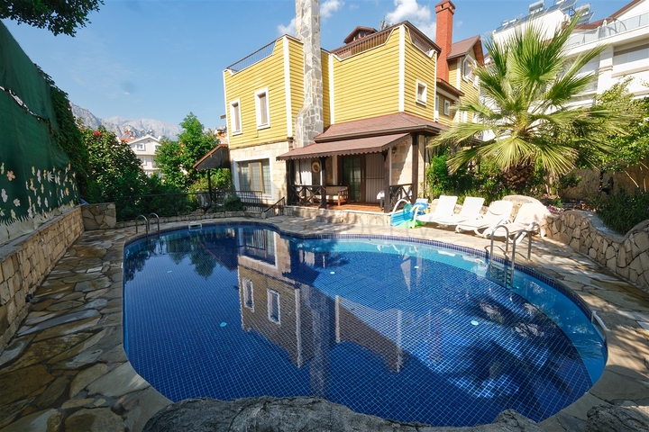 6+1 villa in Kemer - Antalya area 