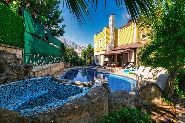 6+1 villa in Kemer - Antalya area 