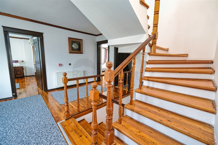 6+1 villa in Kemer - Antalya area 