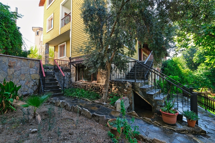 6+1 villa in Kemer - Antalya area 