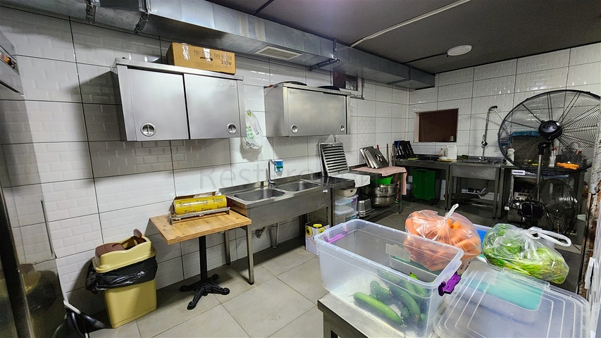 A 57-room hotel in the Kepez - Antalya area is for sale.  A 57-room hotel in the Kepez - Antalya area is for sale.
