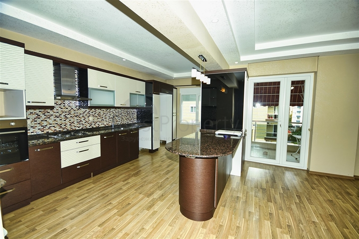 A 4+1 apartment in the Siteler Antalya neighborhood 