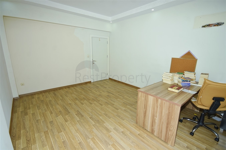 A 4+1 apartment in the Siteler Antalya neighborhood 