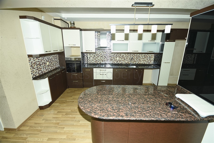 A 4+1 apartment in the Siteler Antalya neighborhood 