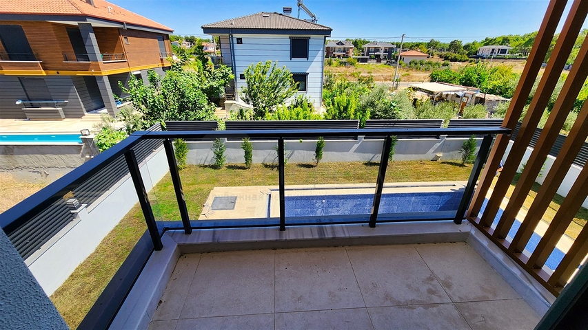 4+1 villa in Doshemealti - Antalya area 