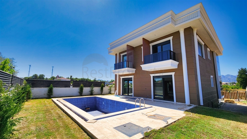 4+1 villa in Doshemealti - Antalya area 