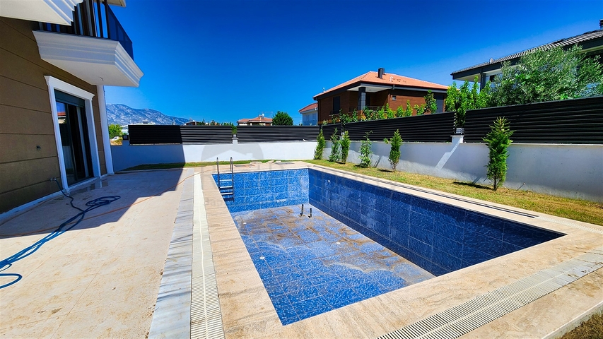 4+1 villa in Doshemealti - Antalya area 