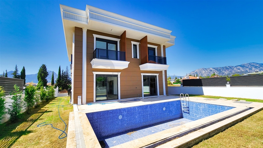 4+1 villa in Doshemealti - Antalya area 