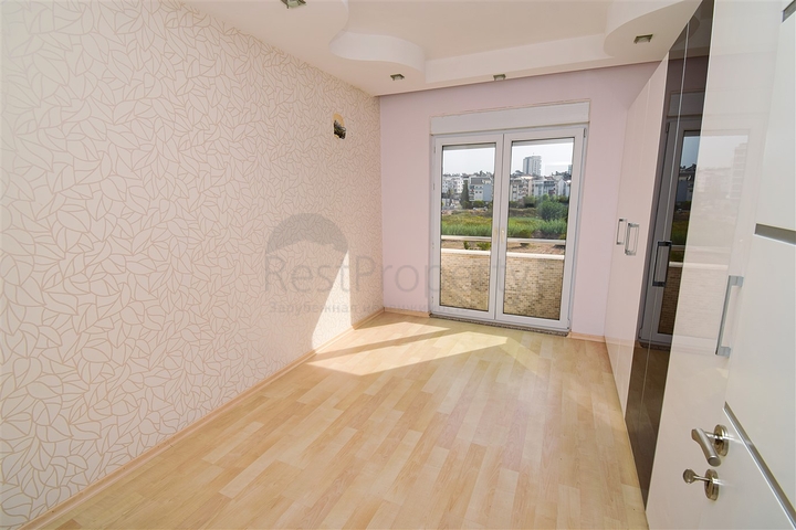 A 2+1 apartment in the neighborhood of Pynarbashi - Antalya 