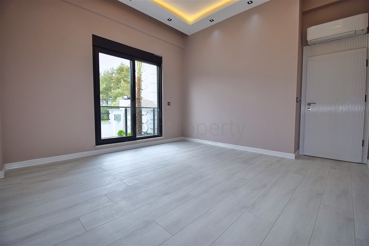 5+1 villa in Doshemealti - Antalya area 