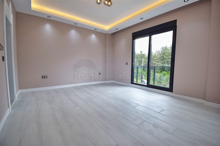 5+1 villa in Doshemealti - Antalya area 