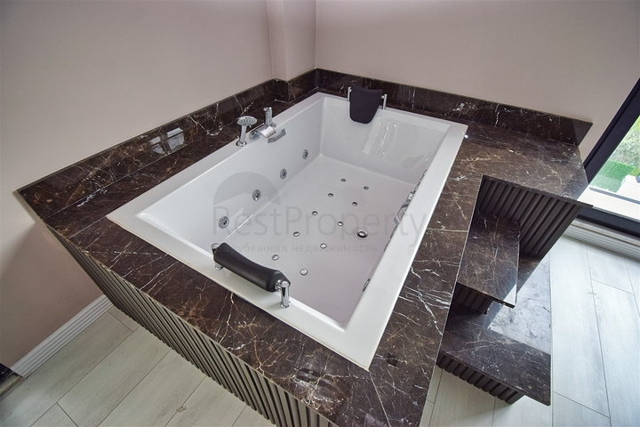 5+1 villa in Doshemealti - Antalya area 