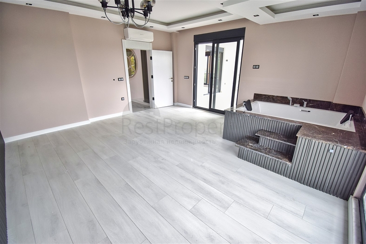 5+1 villa in Doshemealti - Antalya area 