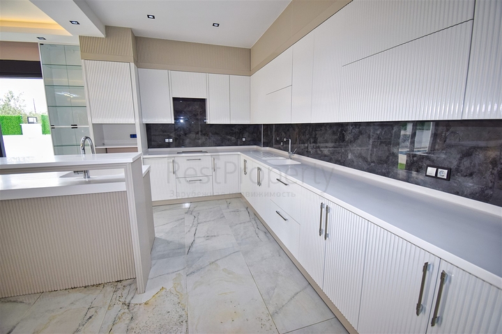 5+1 villa in Doshemealti - Antalya area 