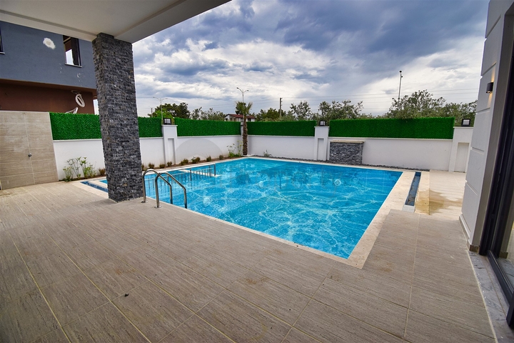 5+1 villa in Doshemealti - Antalya area 