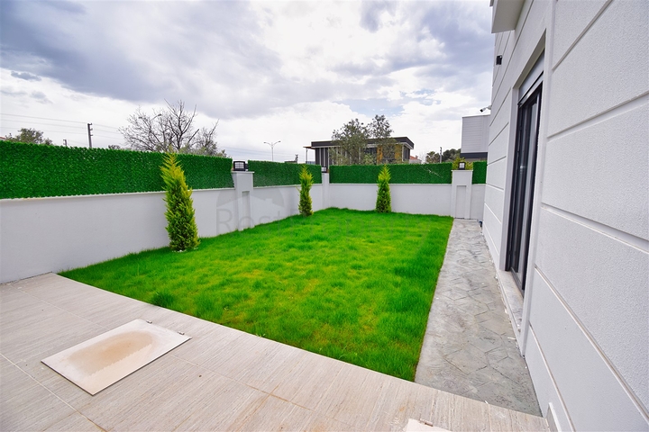 5+1 villa in Doshemealti - Antalya area 