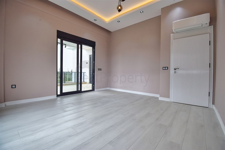 5+1 villa in Doshemealti - Antalya area 