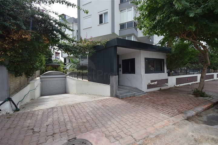 A 5+1 duplex apartment in the Mallayusuf - Antalya neighborhood 