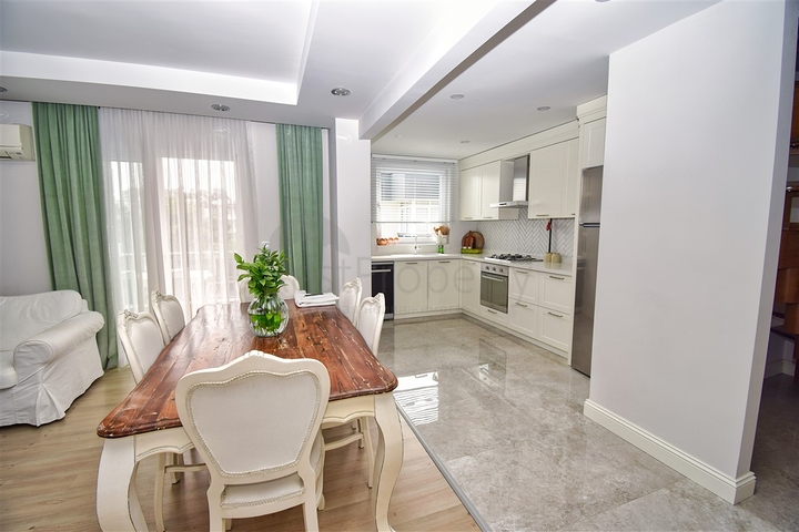 A 5+1 duplex apartment in the Mallayusuf - Antalya neighborhood 