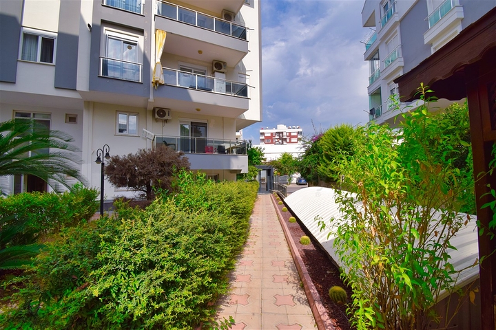 A 5+1 duplex apartment in the Mallayusuf - Antalya neighborhood 