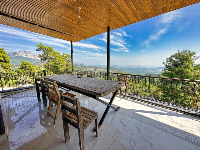 A hotel with 20 rooms and 10 bungalows in the picturesque Konyaalti - Antalya area is for sale.   A hotel with 20 rooms and 10 bungalows in the picturesque Konyaalti - Antalya area is for sale.