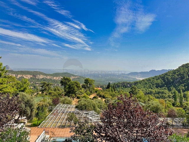 A hotel with 20 rooms and 10 bungalows in the picturesque Konyaalti - Antalya area is for sale.   A hotel with 20 rooms and 10 bungalows in the picturesque Konyaalti - Antalya area is for sale.